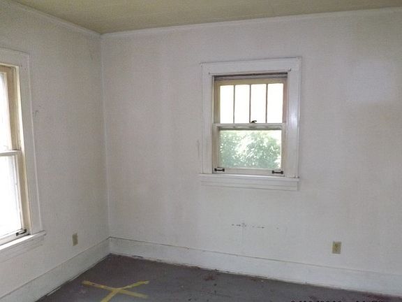 3rd image of 14117 Lincoln Ave