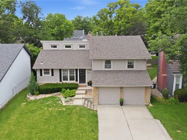 604 NE Burning Tree St, Lees Summit, MO 64064