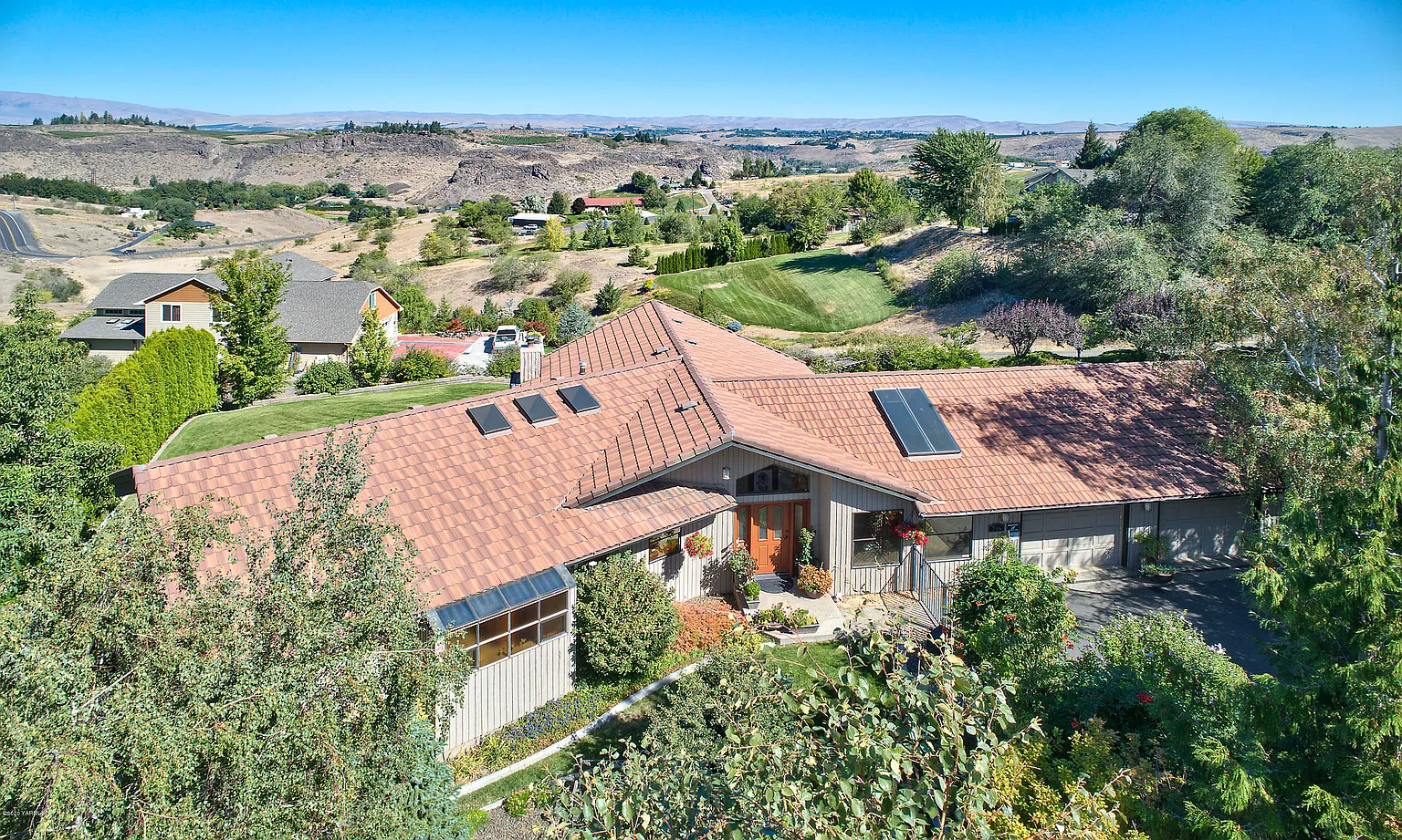 716 Canyon View Pl photo 1
