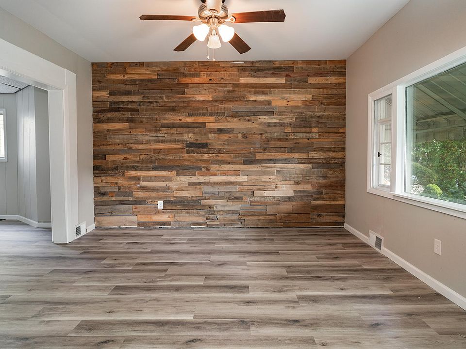 1045 8th Ave, Brackenridge, PA 15014 Zillow