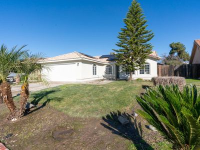 906 Don Medico Dr, Hanford, CA, 93230