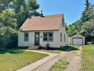 1007 16th St NW, Minot, ND, 58703