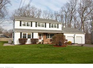 12 Arrowhead Ln, Branford, CT 06405