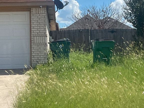 2nd image of 626 Oliver Ln