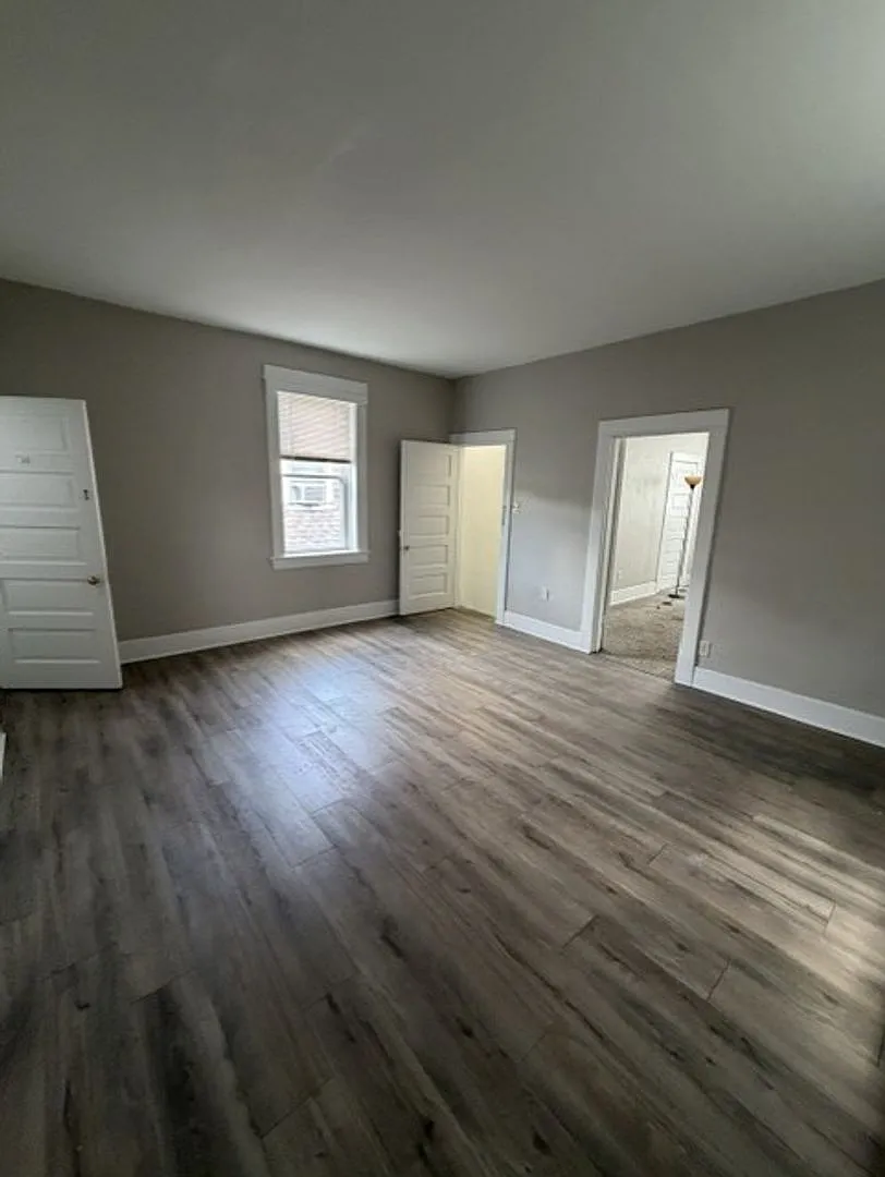 2259 Grand Avenue — Photo 2