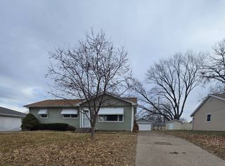 2511 N Ohio Ave, Davenport, IA 52804