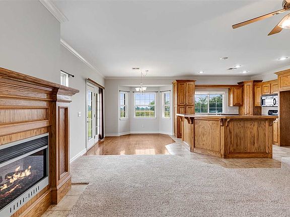 5th image of 38 NW Wahnetah Ln