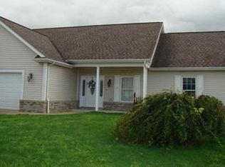 208 Angela Rosa Dr, Jeannette, PA 15644