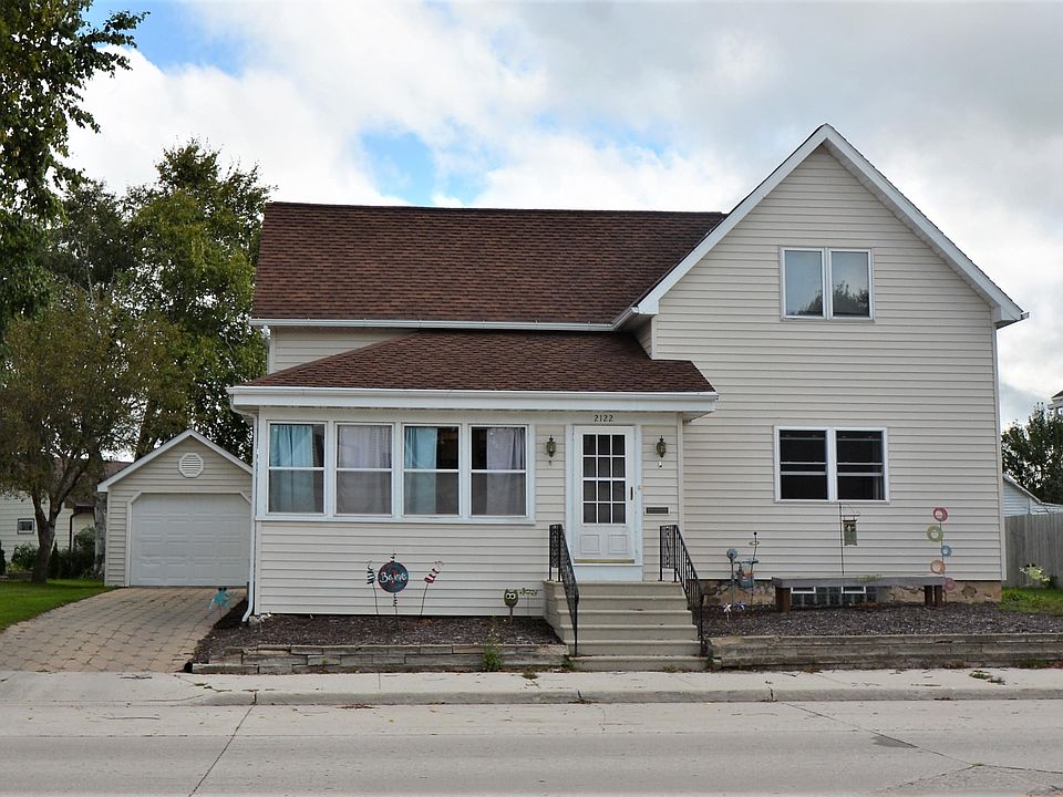 2nd image of 2122 Calumet Dr