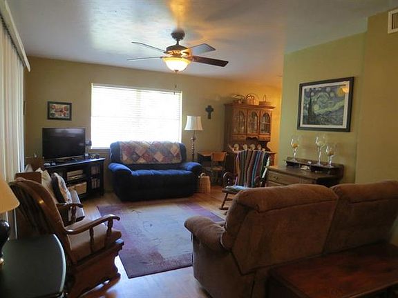 2nd image of 137 W Ireland Dr