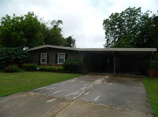 239 NW Northwood Pl, Lawton, OK 73507