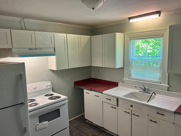 4151 Lee St — Photo 9