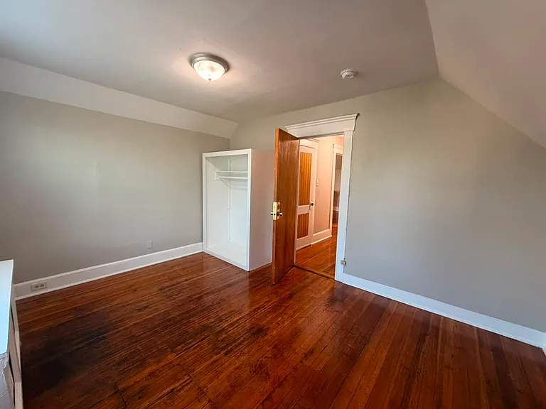 64 Stanley St #3B — Photo 2