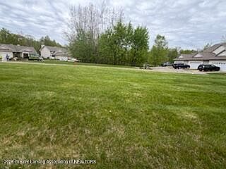 3rd image of 1112 W Maide Marians Ct