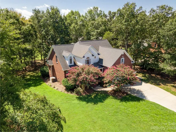 1129 Hunter Trail Ct, Rock Hill, SC 29730