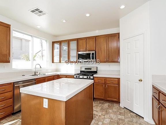 3rd image of 633 Fontayne Ave