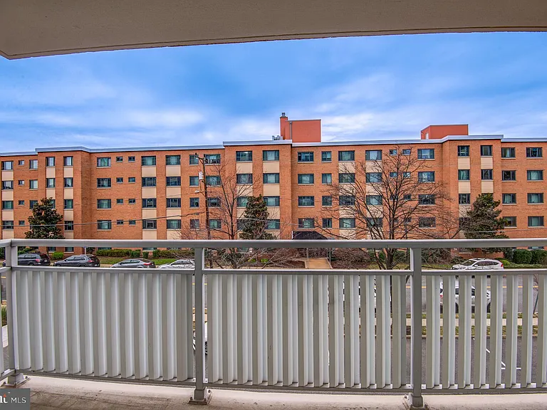 1301 S Arlington Ridge Rd #310 — Photo 16