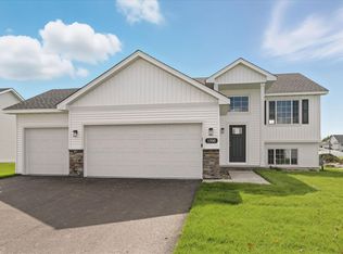 1500 Raccoon Ln, New Richmond, WI 54017