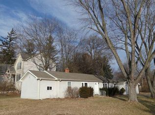 937 S Cook St, Barrington, IL 60010