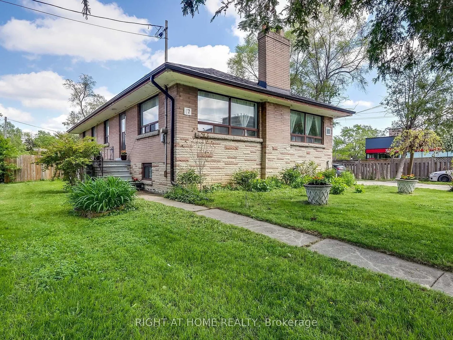 4 bed, $3,150 — Photo 1