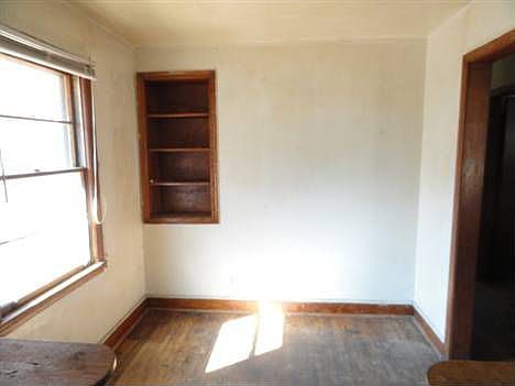 4th image of 1320 Lee St