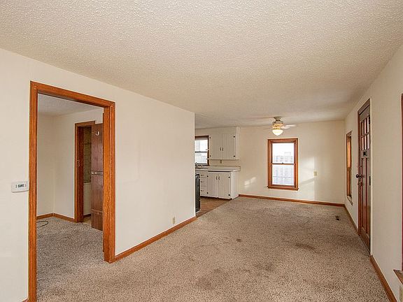 4th image of 704 W 3rd Ave