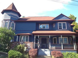 9203 15th Ave NE, Seattle, WA 98115