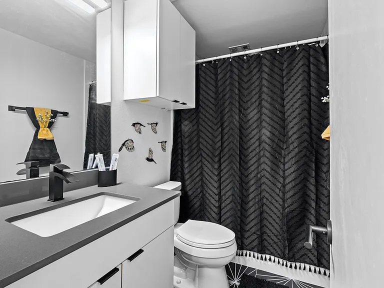 400 E 30th St #205 — Photo 30