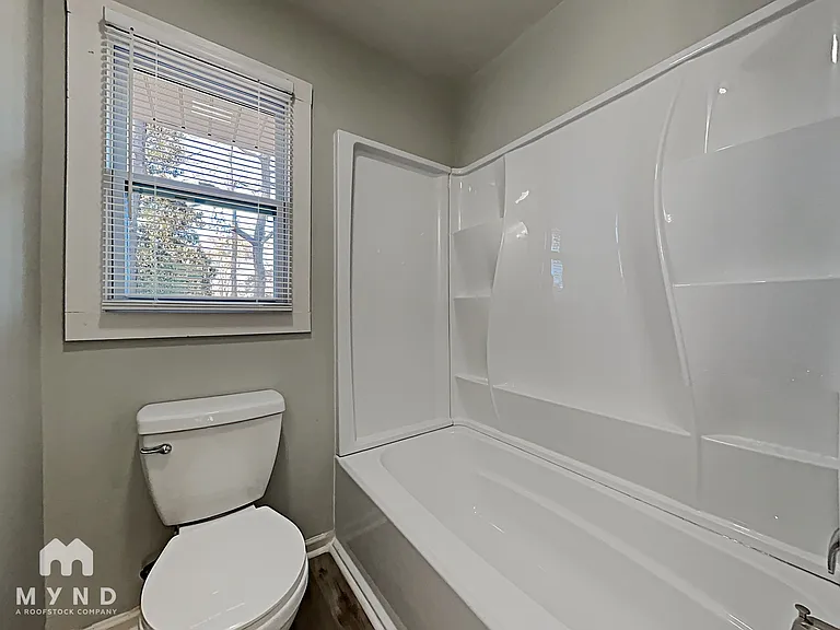 6143 Castle Ct — Photo 15