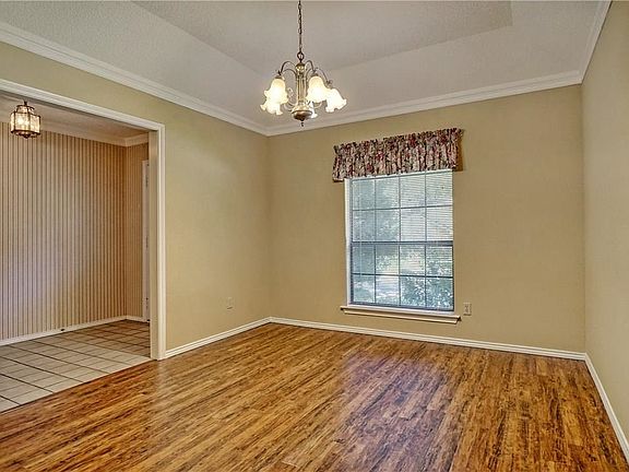 5th image of 5705 Royal Club Dr