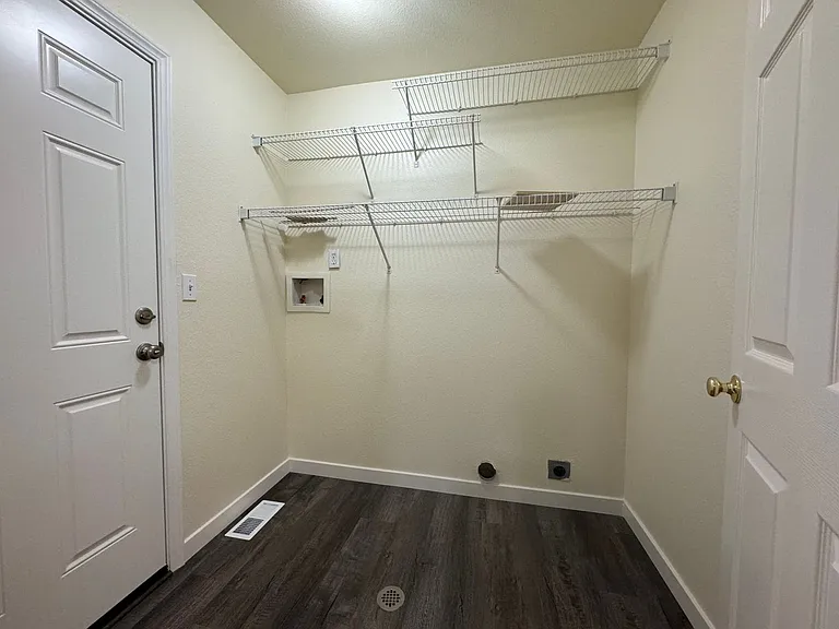 6955 Bonnie Brae Ln — Photo 10