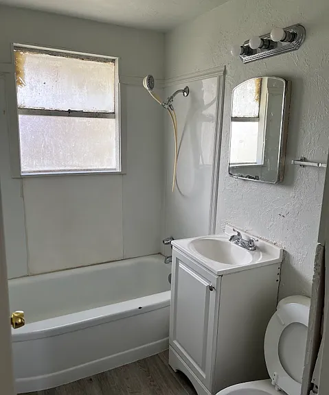 944 Poulson St — Photo 7