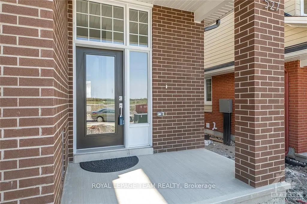 3 bed, $3,200 — Photo 2