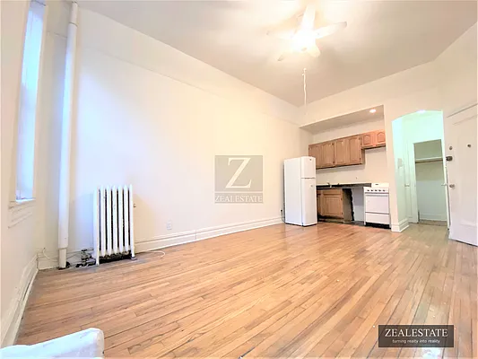 Rented by ZealEstate Group Inc | media 27