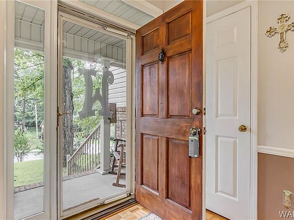 3rd image of 4804 Leeward Ave