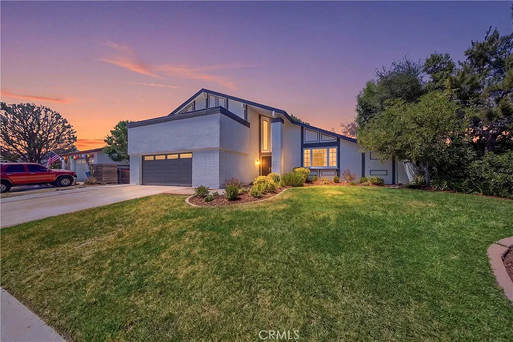 4 bed, 3.5 bath, 2175 sqft, $6,000 — Photo 1