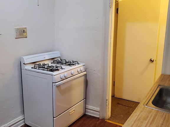 2nd image of 30 Kensington Ave #2