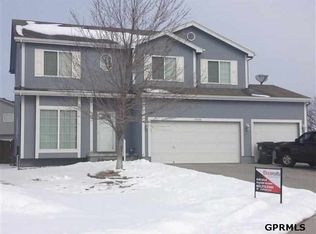 18640 Weir Cir, Omaha, NE 68135