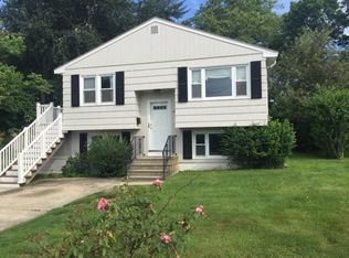 6 Kerins Ter, Newport, RI 02840