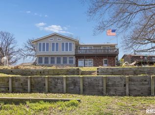 35 Shady Ln, Avon, IL 61415