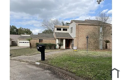 18002 Hollywell Dr Photo 1