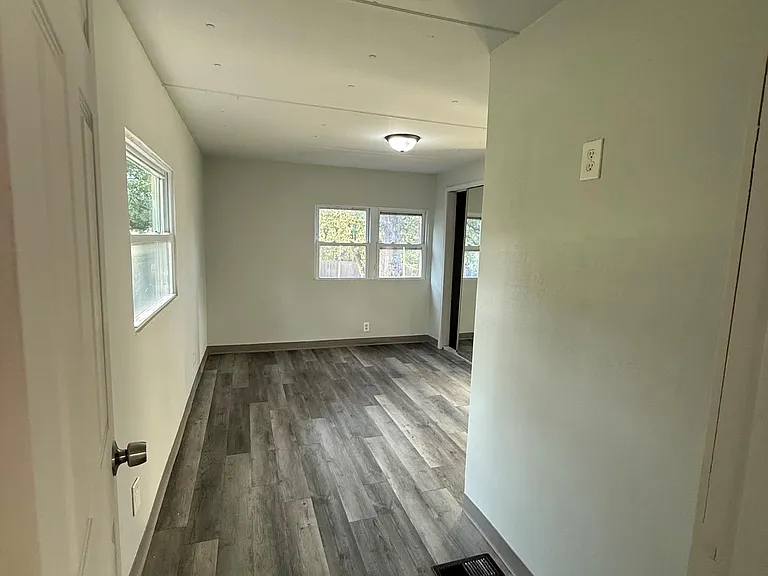 20604 Delorio St — Photo 4