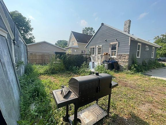 3rd image of 1205 3rd Ave S