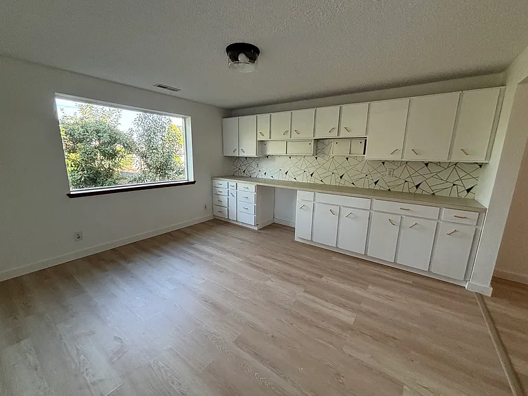 3257 Halverson Ave — Photo 17