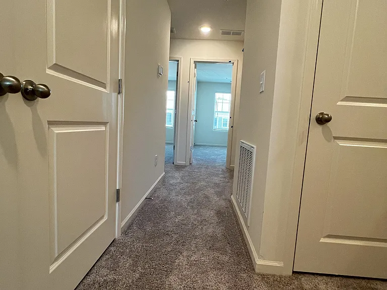 136 S Chubb Rdg — Photo 15