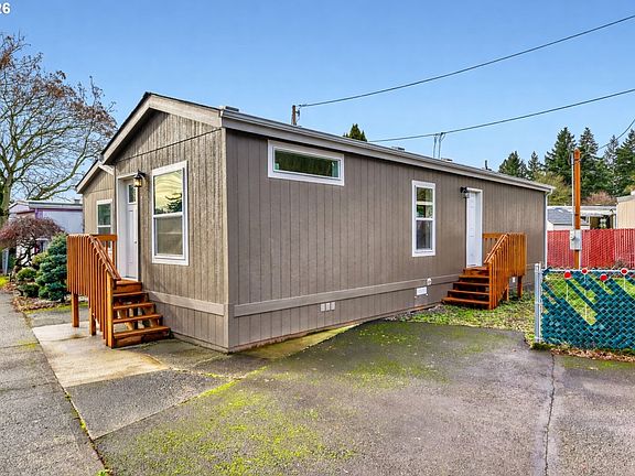 4th image of 3441 SE 111th Ave Unit 20