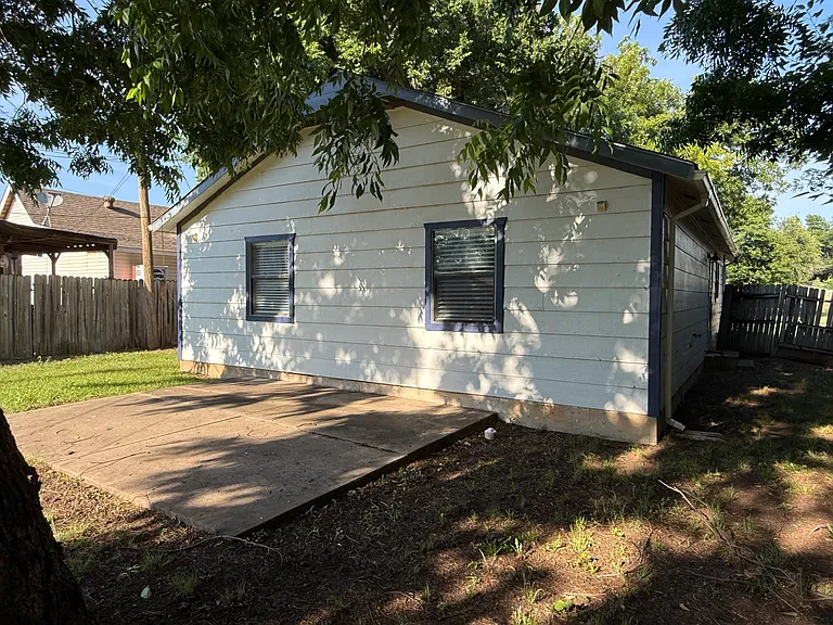 1008 S Lowry St — Photo 21