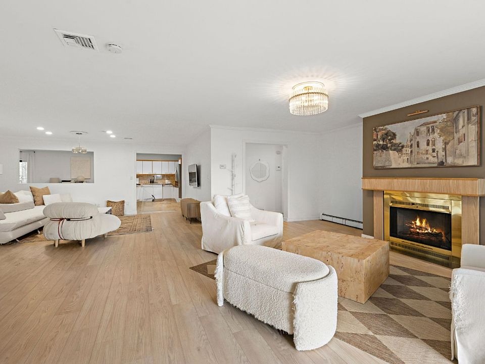 1st image of 11A Riverview Cir #11A