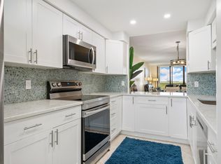 5059 N Highway A1a APT 305, Hutchinson Island, FL 34949
