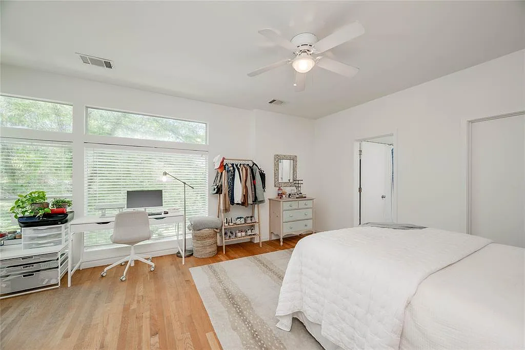 5 bed, 2752 sqft, $5,995 — Photo 4